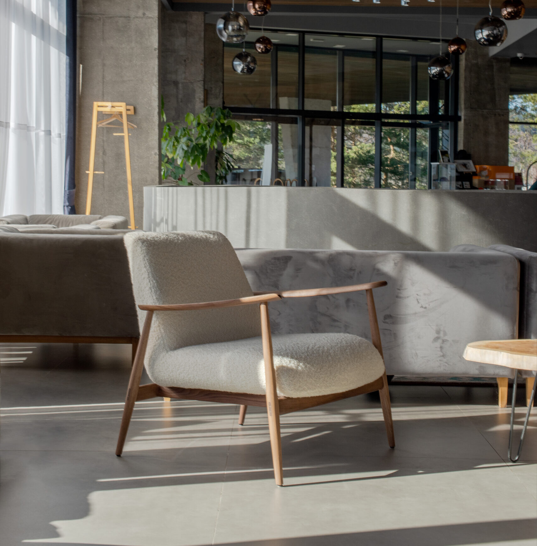 Gazzda Aska Lounge Chair notenhout