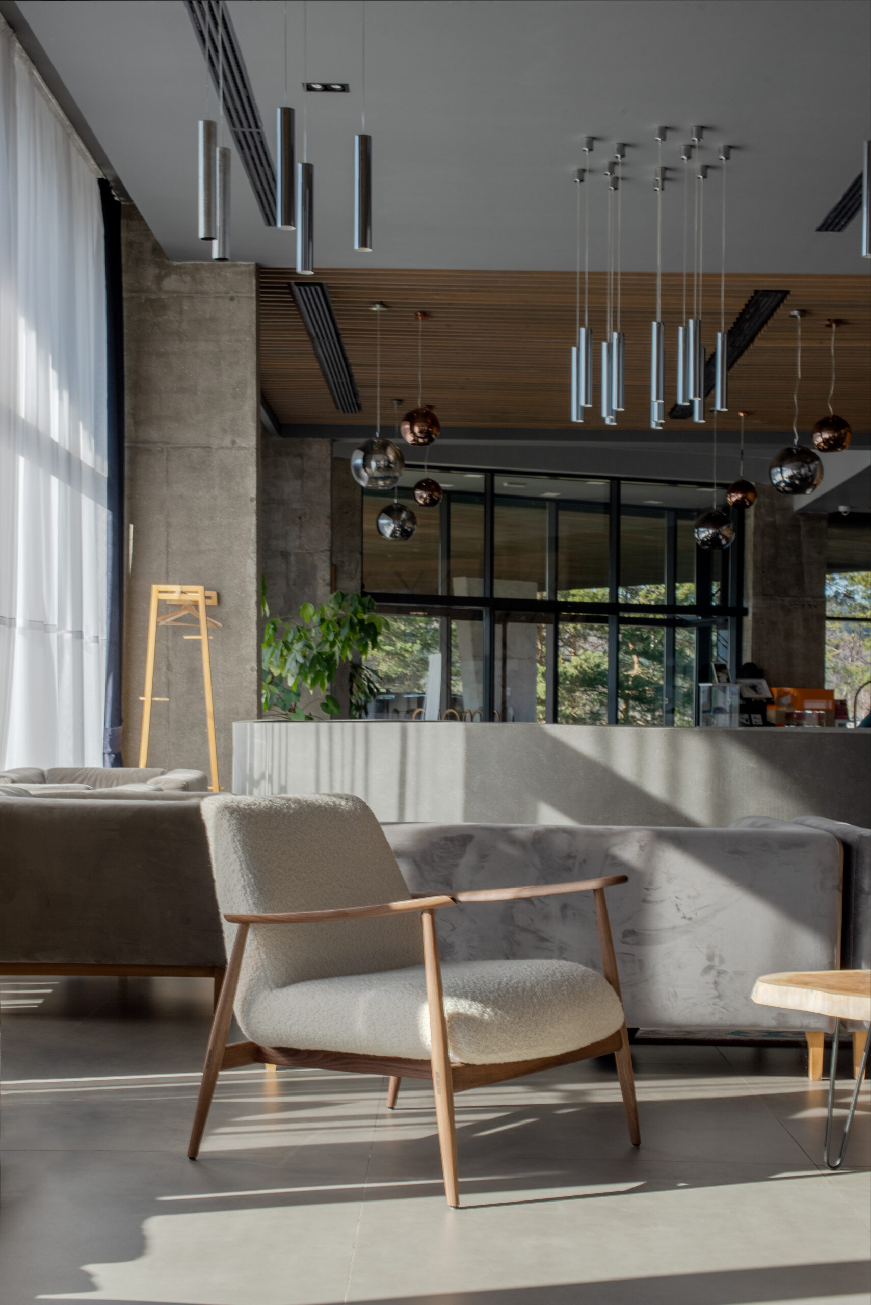 Gazzda Aska Lounge Chair notenhout